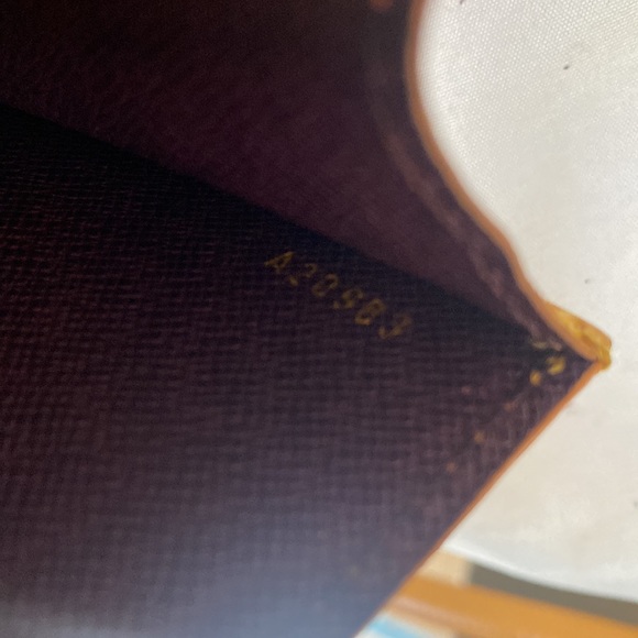 Louis Vuitton Epi Arsch Yellow Crossbody Bag - Picture 11 of 14